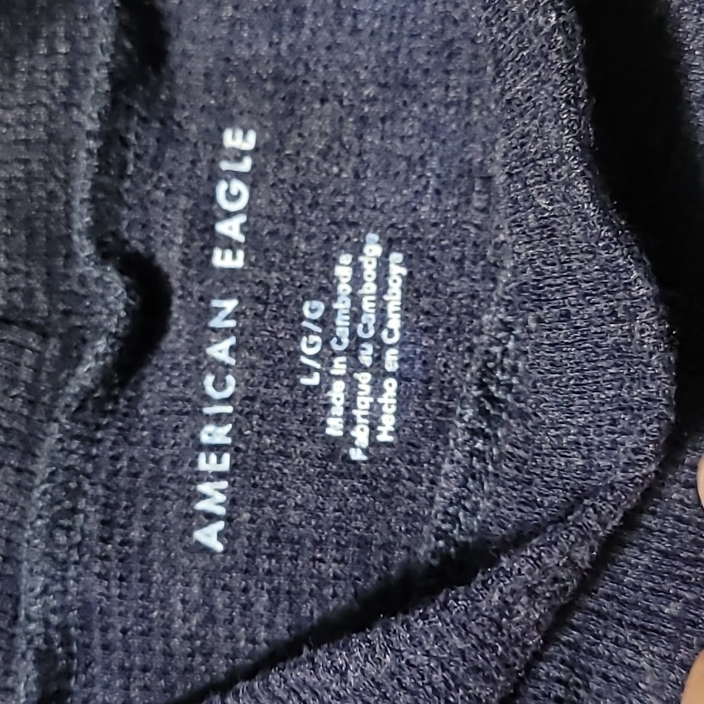 American Eagle Thermal Top L - Picture 3 of 6